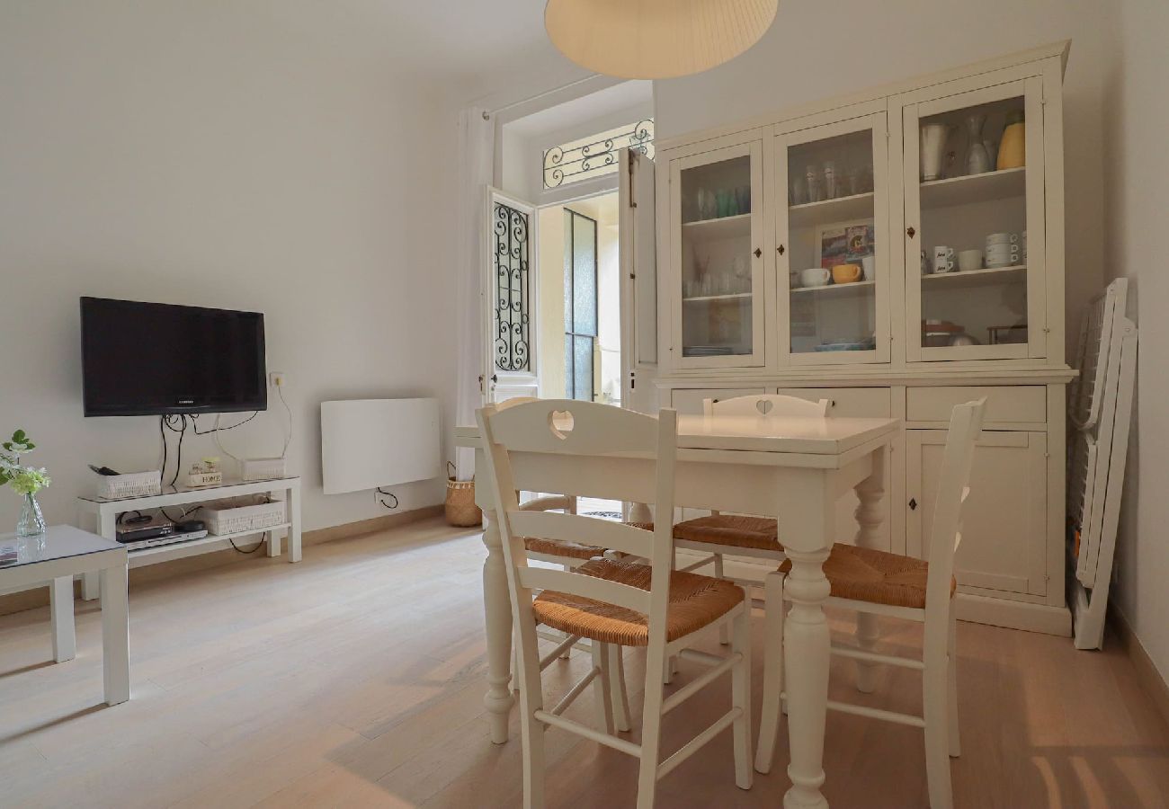 Apartment in Menton - 71-Garavan Palace