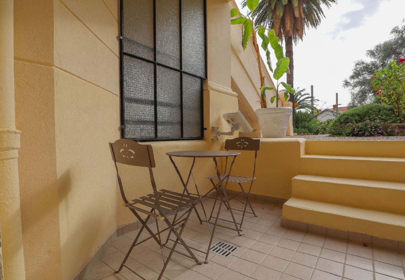 Apartment in Menton - 71-Garavan Palace