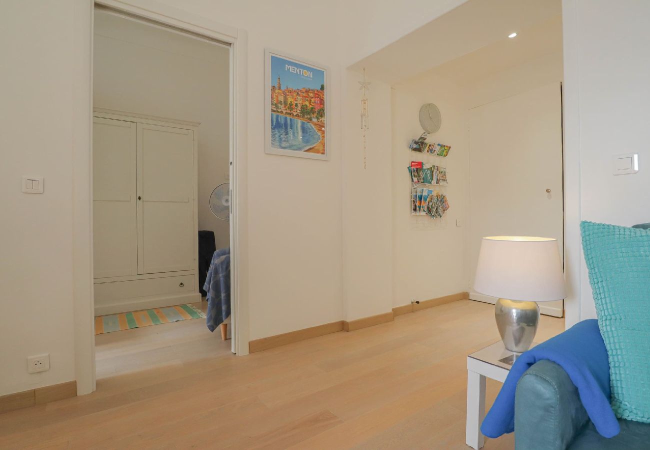 Apartment in Menton - 71-Garavan Palace