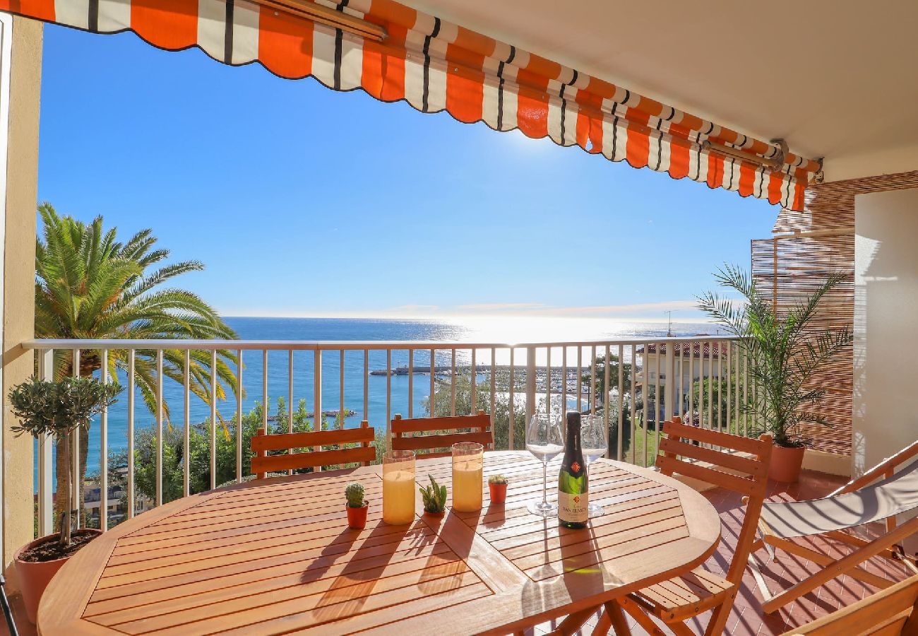 Apartment in Menton - 64-Vue Mer Unique Appartement Luxueux, Parking