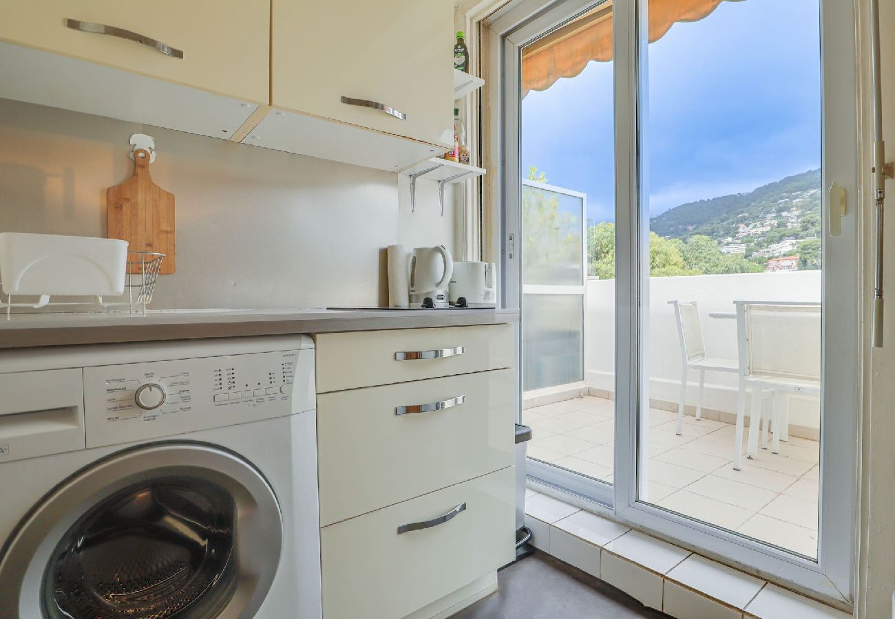 Studio in Roquebrune-Cap-Martin - 4-Cosy studio, proche Plage et Gare, vue Montagne