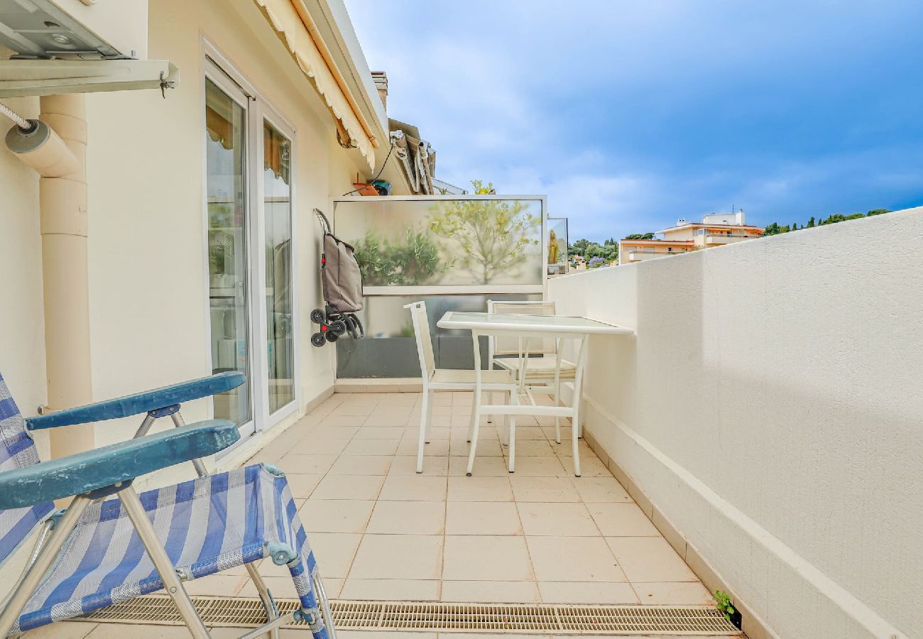 Studio in Roquebrune-Cap-Martin - 4-Cosy studio, proche Plage et Gare, vue Montagne