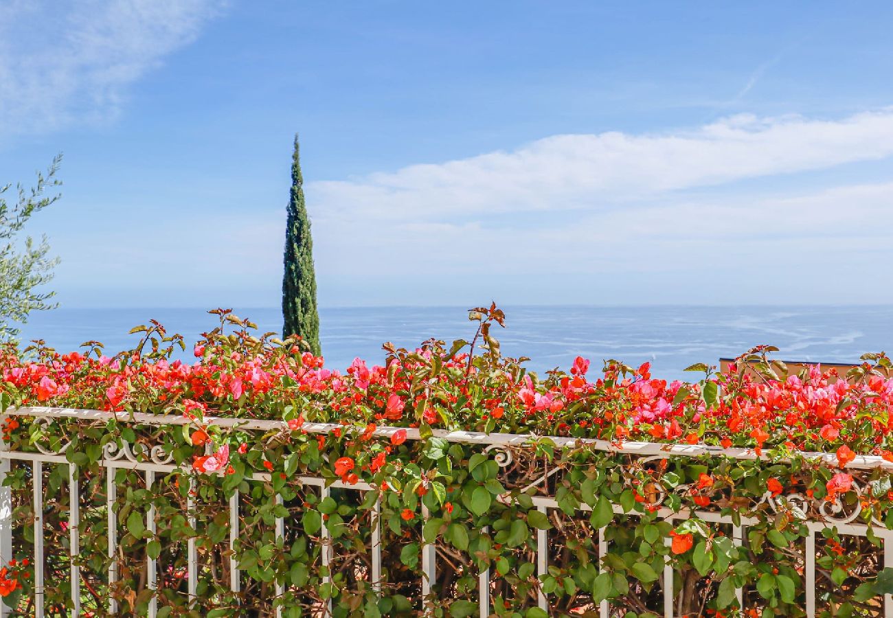 Apartment in Menton - 60-Le Clos des Guillons Piscine, Vue Mer, Parkin