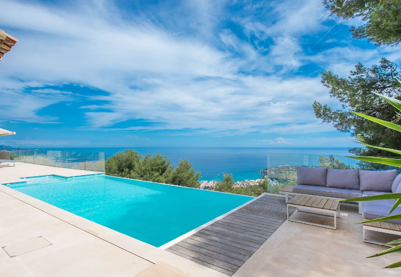 Villa in Roquebrune-Cap-Martin - 75-Villa piscine, magnifique vue mer, près de Mona