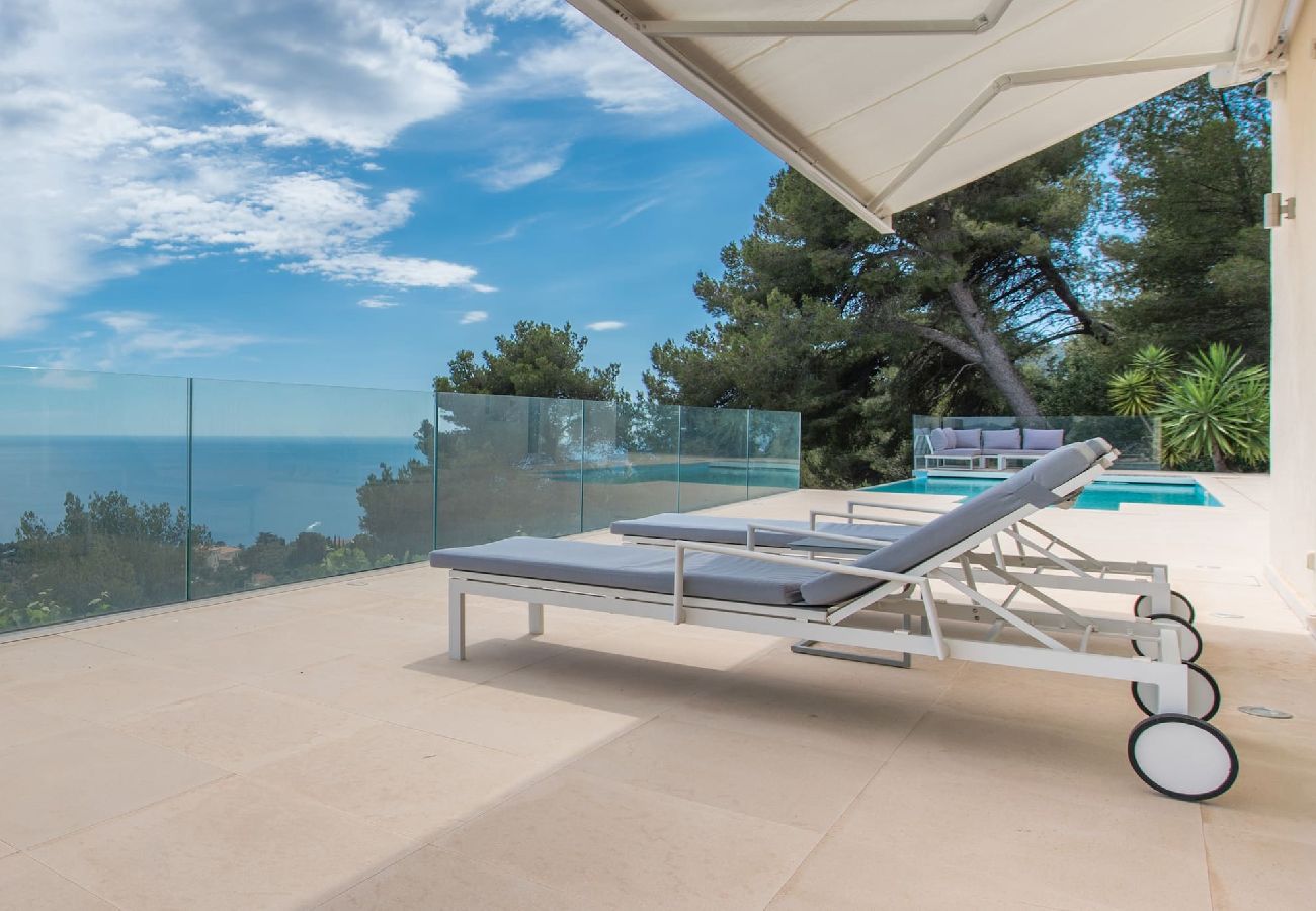 Villa in Roquebrune-Cap-Martin - 75-Villa piscine, magnifique vue mer, près de Mona