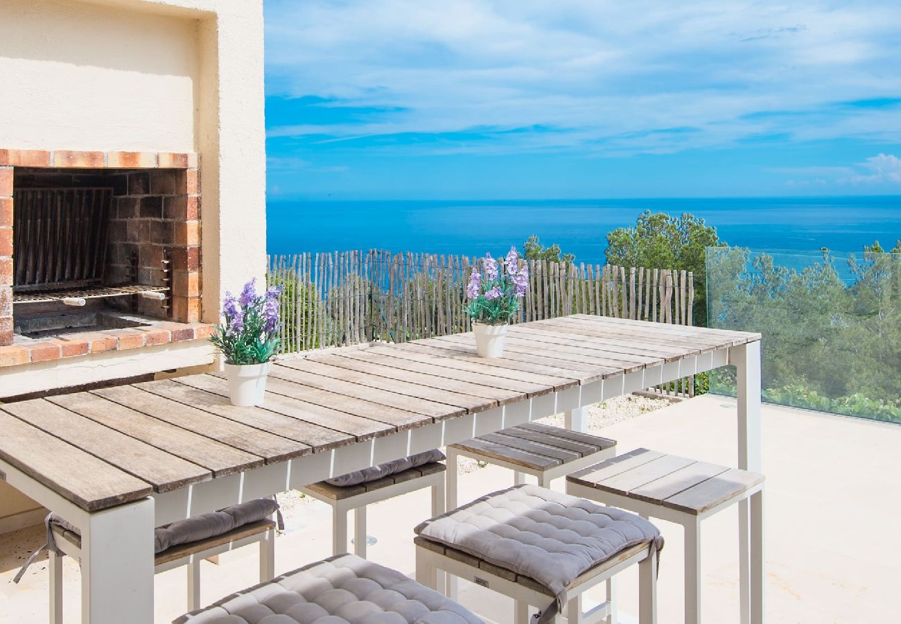 Villa in Roquebrune-Cap-Martin - 75-Villa piscine, magnifique vue mer, près de Mona