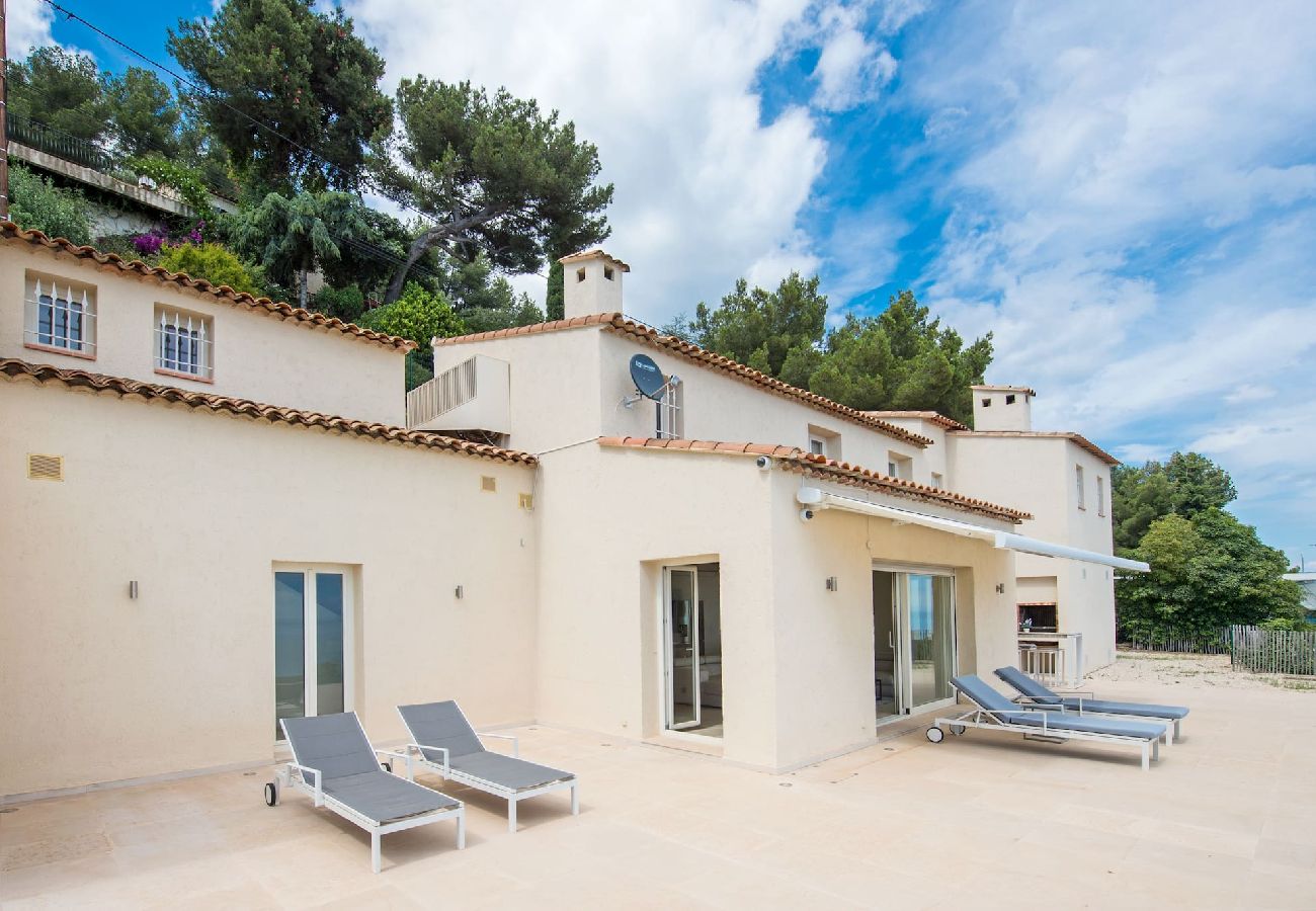 Villa in Roquebrune-Cap-Martin - 75-Villa piscine, magnifique vue mer, près de Mona