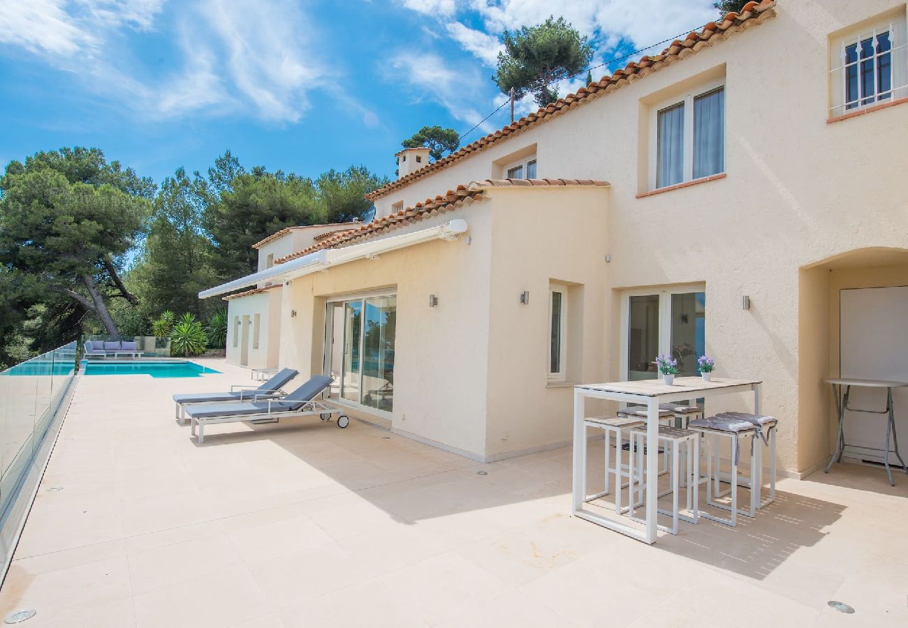 Villa à Roquebrune-Cap-Martin - 75-Villa piscine, magnifique vue mer, près de Mona