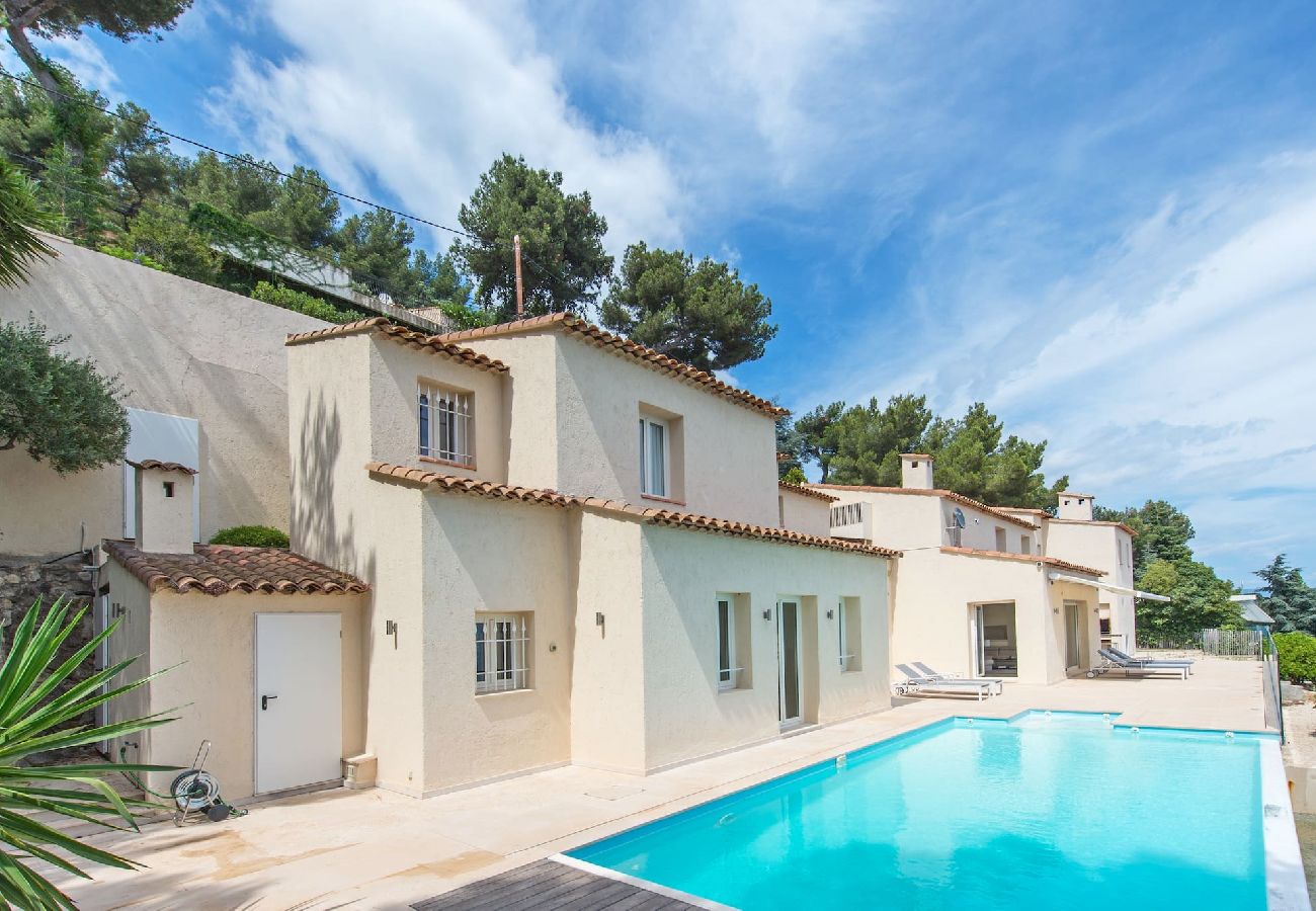 Villa à Roquebrune-Cap-Martin - 75-Villa piscine, magnifique vue mer, près de Mona