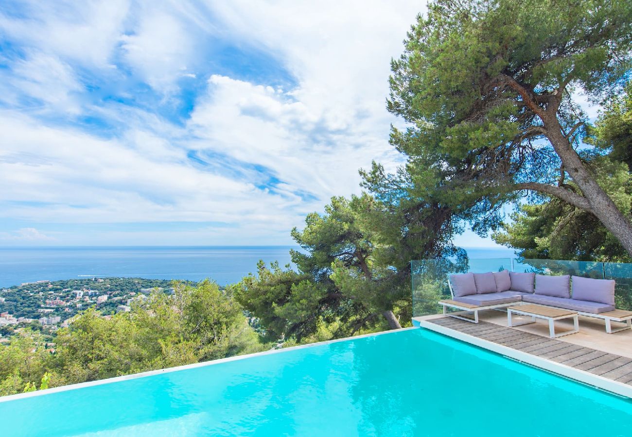 Villa à Roquebrune-Cap-Martin - 75-Villa piscine, magnifique vue mer, près de Mona