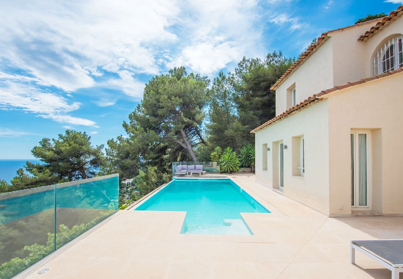 Villa à Roquebrune-Cap-Martin - 75-Villa piscine, magnifique vue mer, près de Mona