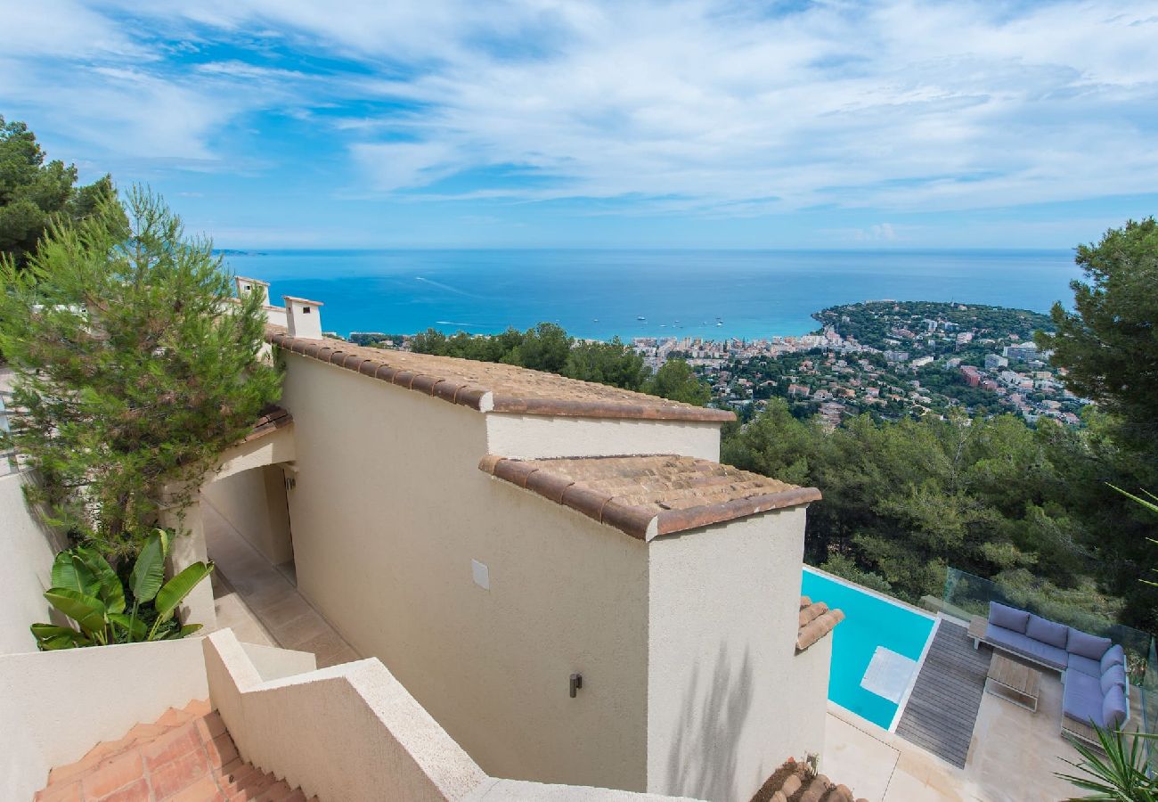 Villa à Roquebrune-Cap-Martin - 75-Villa piscine, magnifique vue mer, près de Mona