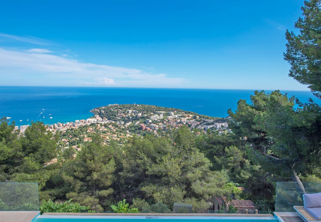 Villa à Roquebrune-Cap-Martin - 75-Villa piscine, magnifique vue mer, près de Mona