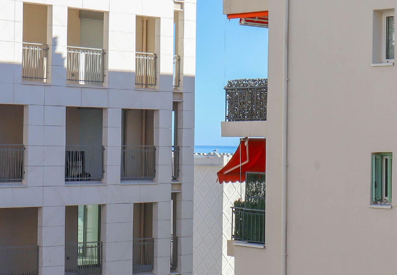 Appartement à Menton - 70-2 pièces plein Centre, Terrasse, Parking