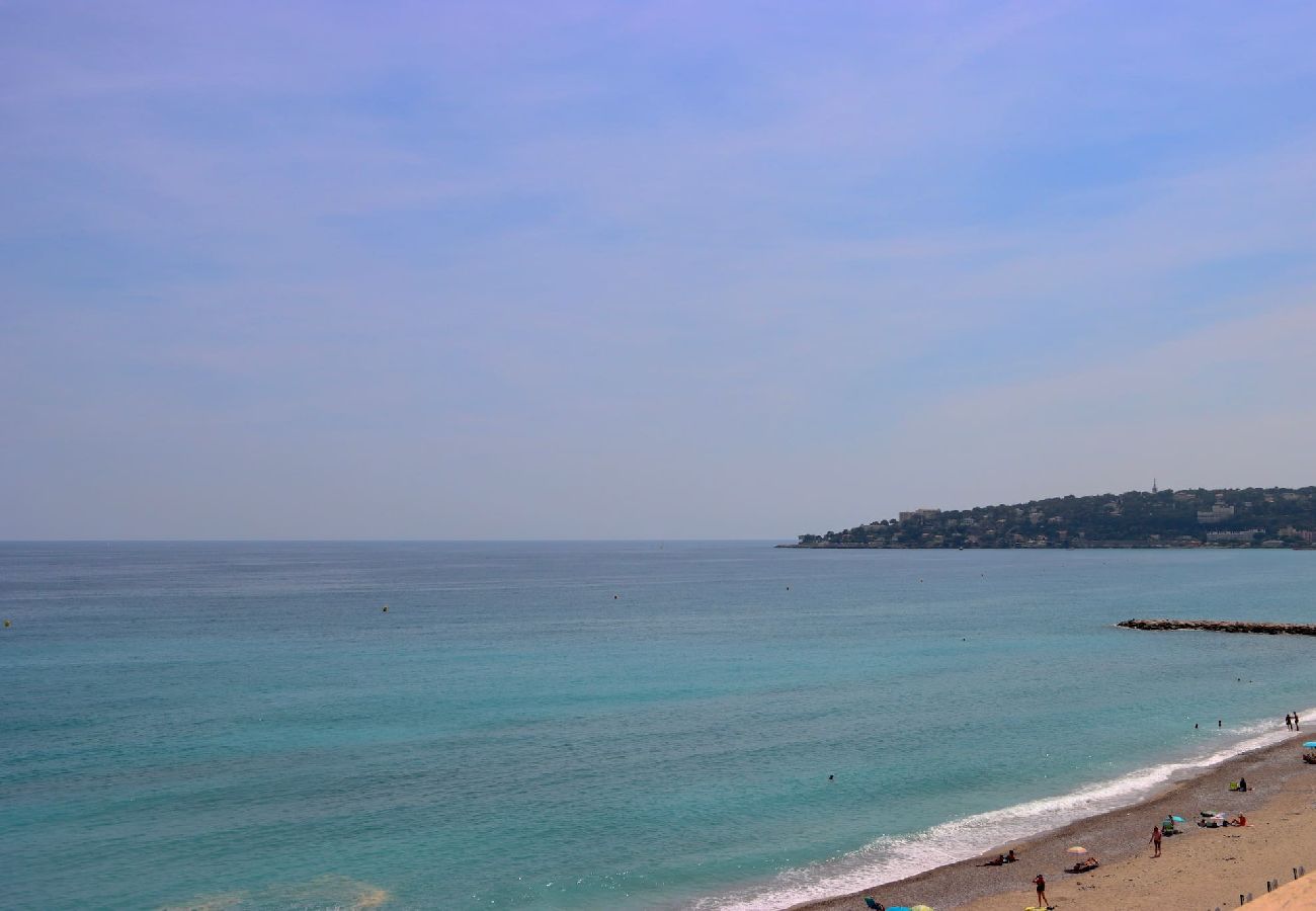 Appartement à Menton - 70-2 pièces plein Centre, Terrasse, Parking