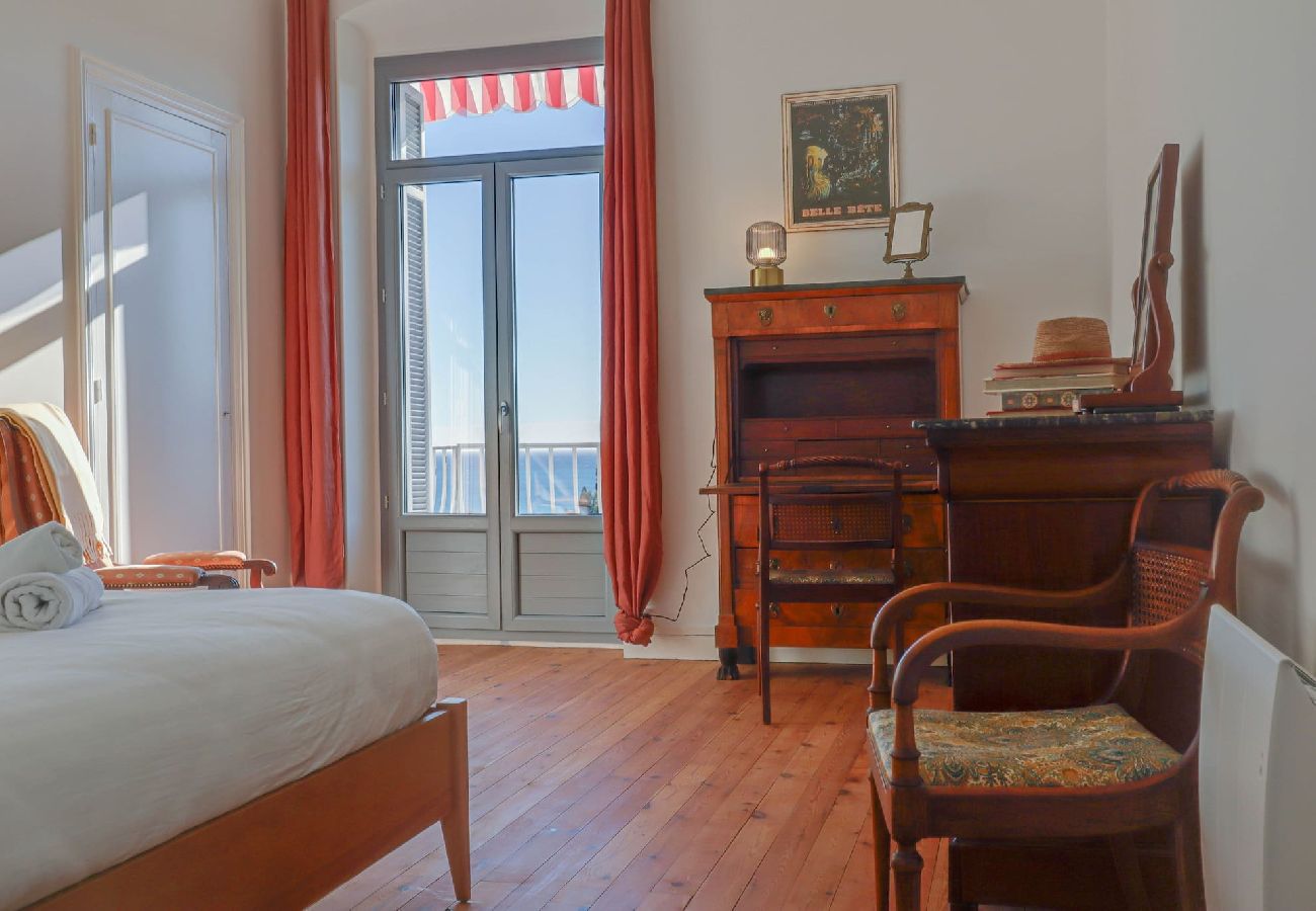 Appartement à Menton - 1- Le Riviera Palace